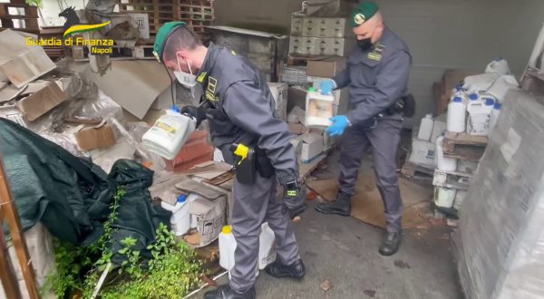 Sequestrate nel Napoletano 30 tonnellate di prodotti fitosanitari