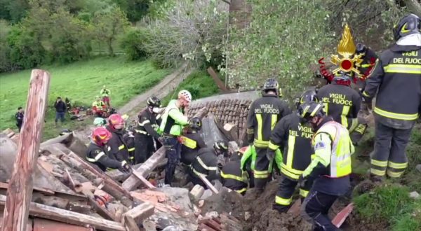 Maltempo E.Romagna, recuperato cadavere tra le macerie a Fontanelice