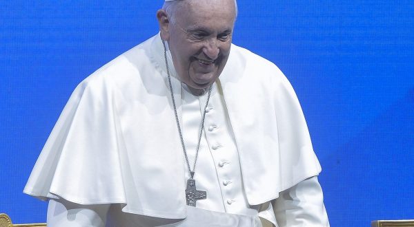 Papa Francesco, la prima notte dopo l’intervento “trascorsa bene”