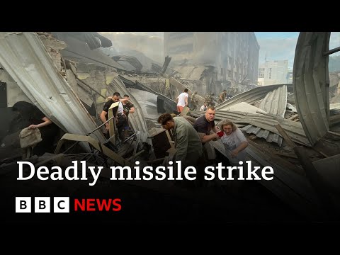 Russian missile strike hits Ukrainian city centre of Kramatorsk  – BBC News