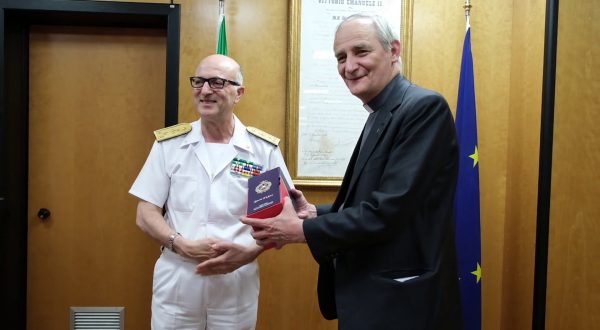 Guardia Costiera, il cardinale Zuppi visita il Comando Generale