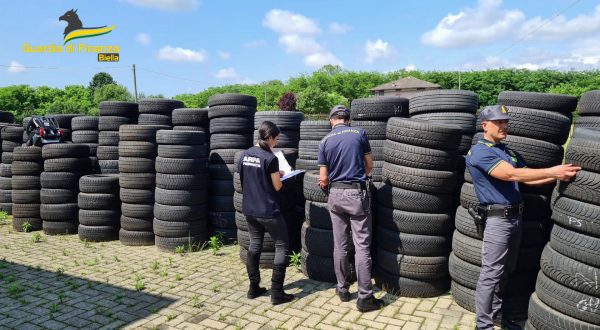 Biella, scoperta maxi discarica di pneumatici abbandonati