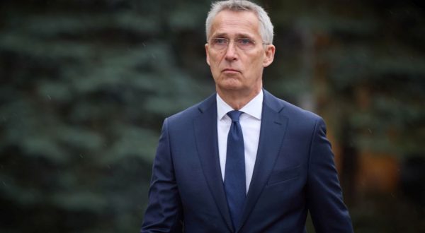 Stoltenberg “Se Kiev perde guerra, inutile parlare ingresso in Nato”