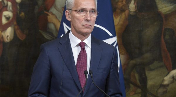 Si chiude il vertice Nato, Stoltenberg “Ucraina più vicina all’Alleanza”