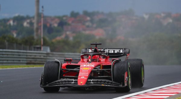 Leclerc il più veloce nelle libere in Ungheria, Red Bull indietro