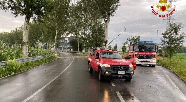 Violento temporale nella notte a Milano, morta 16enne a Brescia