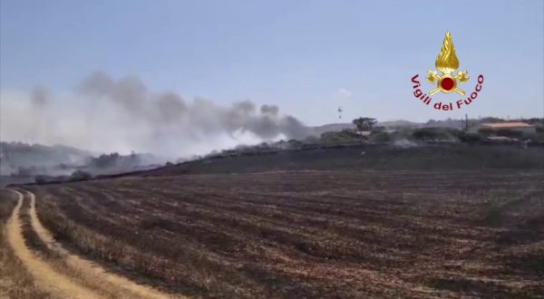 Incendi in Sardegna, in corso dieci interventi sull’Isola