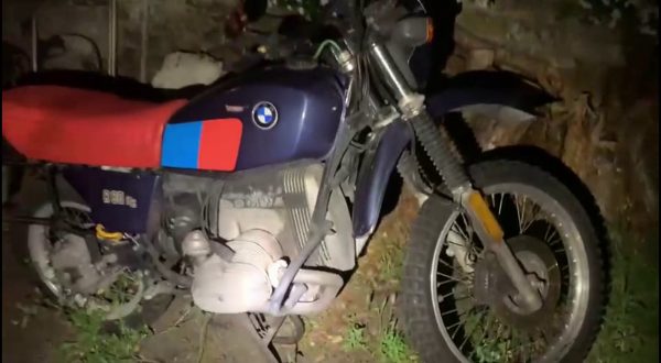 Moto rubate e detenzione illegale di armi, un arresto a Roma