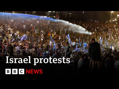 Israel judicial reform: Crowds confront police as key law passed – BBC News