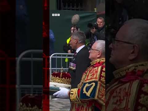 King Charles receives Scottish crown jewels #BBCNews #Shorts #RoyalFamily