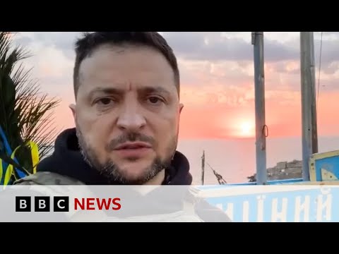 President Zelensky visits Snake Island as Ukraine war enters 500th day – BBC News