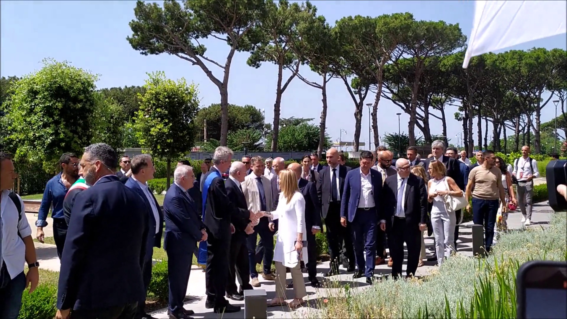 De Luca e Manfredi accolgono premier Meloni a Pompei