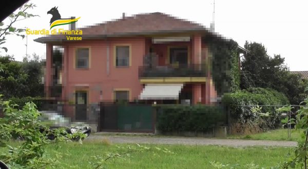 Varese, confiscati beni per 450 mila euro a imprenditore per frode