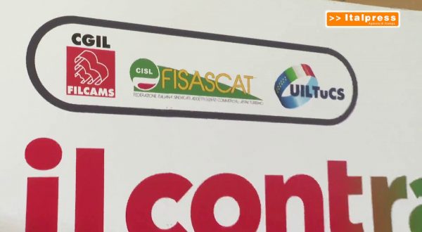 Sindacati, assemblea unitaria a Bologna per il contratto del terziario