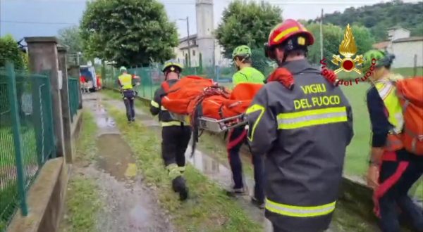 Maltempo in tutta la Lombardia, 300 interventi dei Vigili del Fuoco