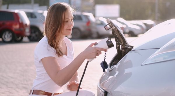 Auto elettriche, Italia indietro rispetto al resto d’Europa