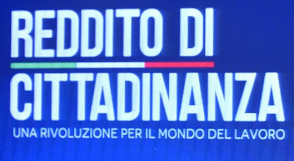 Perde il reddito di cittadinanza e minaccia di dar fuoco alla stanza del sindaco a Terrasini