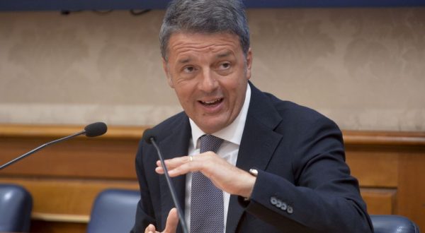 Salario minimo, Renzi “Andrebbe chiuso il Cnel e riaperto il Parlamento”