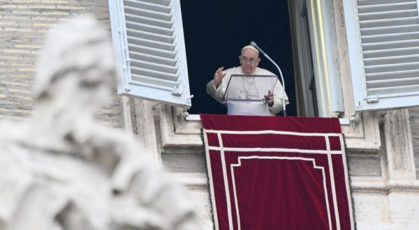 Niger, Papa Francesco “Serve soluzione pacifica per il bene di tutti”