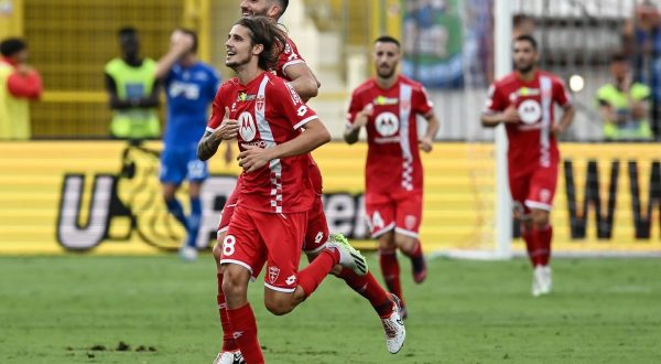 Doppietta di Colpani, Monza-Empoli 2-0