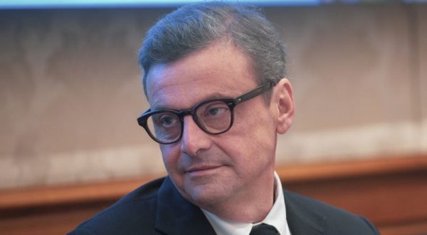 Calenda “Mettere le risorse sulla sanità”