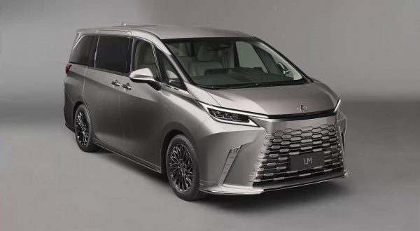 LM, il lusso secondo Lexus