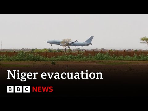 Niger: France starts evacuation flights after coup – BBC News