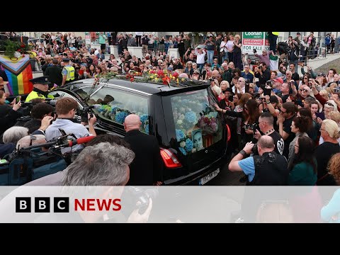 Sinéad O’Connor: Thousands gather for singer’s funeral – BBC News