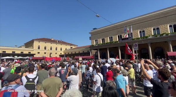 Strage di Bologna, minuto di silenzio in città