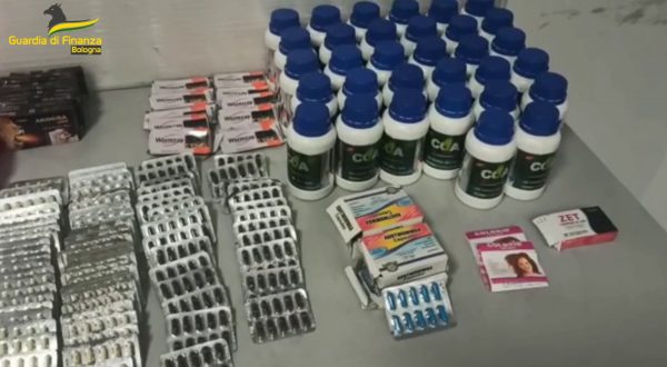 Sequestrati oltre mille farmaci all’aeroporto Marconi di Bologna