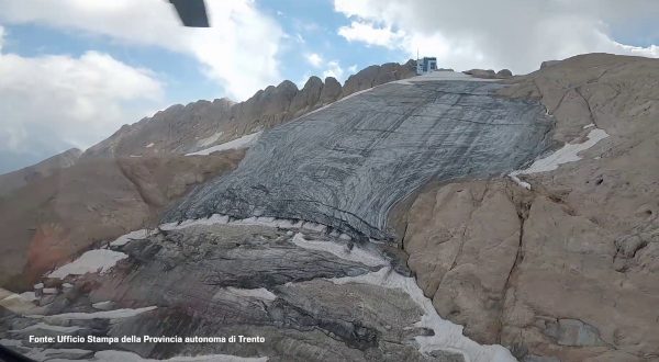 Sorvolo con uno speciale radar sul ghiacciaio della Marmolada