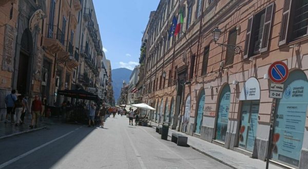 Palermo, più controlli nel centro storico, via le bancarelle abusive. Carta “Nei prossimi giorni si riunisce task force”