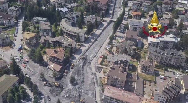 Bardonecchia invasa da fango e detriti, le immagini dall’alto