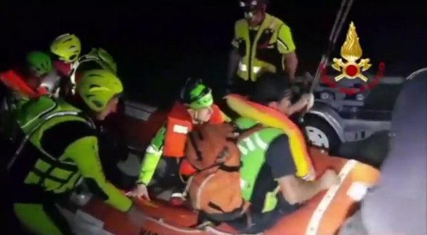 In difficoltà sul lago di Ravedis, soccorse due persone