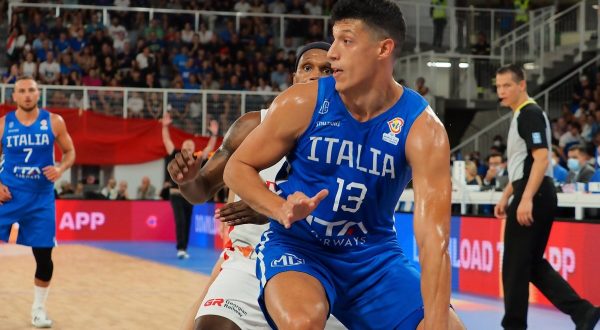 L’Italbasket rimonta da -16 e batte la Serbia ai Mondiali