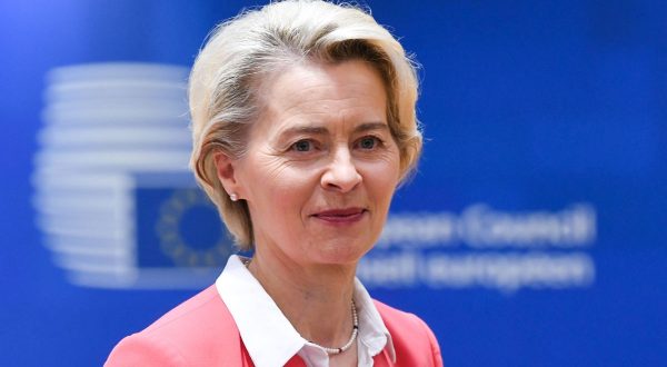 Von der Leyen “Ho chiesto a Draghi relazione su competitività dell’UE”