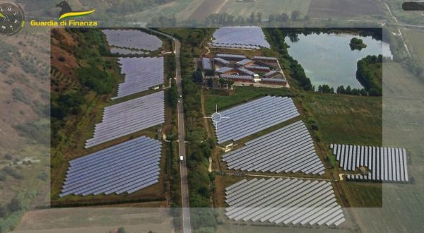 Truffa da 24 milioni, Gdf Chieti sequestra 10 impianti fotovoltaici