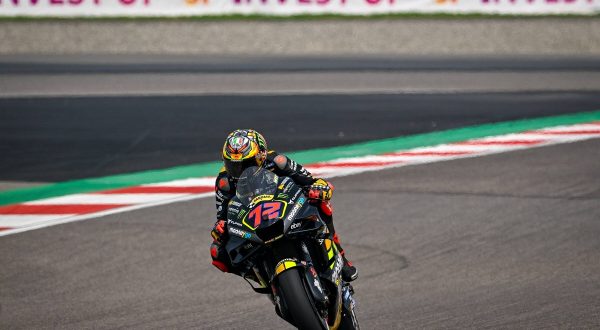 Bezzecchi vince in India su Martin e Quartararo, out Bagnaia