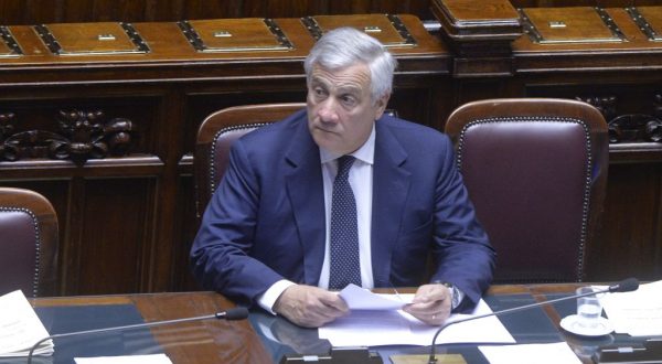 Immigrazione, Tajani “Sette navi Ong verso Lampedusa non sono un caso”