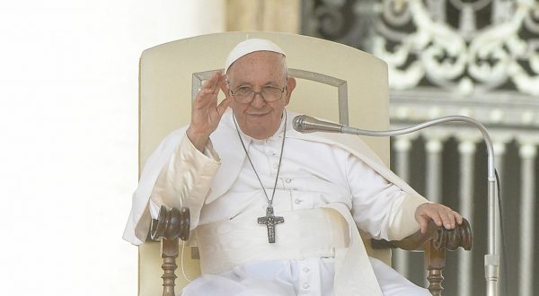 Papa Francesco in piazza San Pietro per il Concistoro, crea 21 nuovi cardinali