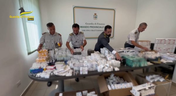 Farmaci dopanti destinati alle palestre, maxi sequestro a Napoli