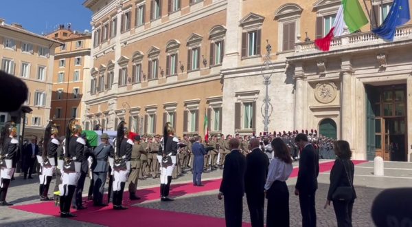 I funerali di Napolitano, l’arrivo del feretro a Montecitorio