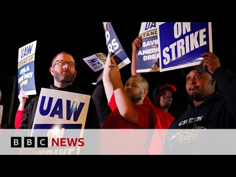 US car worker strikes: 10,000 people walk out at General Motors, Ford and Stellantis - BBC News