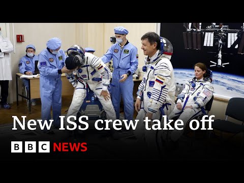 Soyuz rocket launches to take astronauts to International Space Station – BBC News