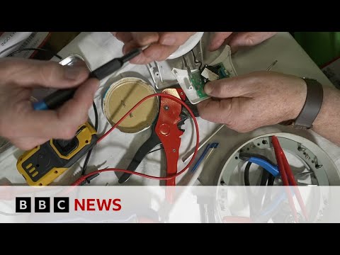 Will it soon be cheaper to repair broken tech? – BBC News