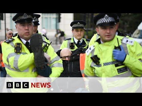 Police officers widely misusing body-worn cameras – BBC News