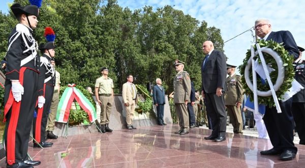 Eccidio di Cefalonia, omaggio di Crosetto ai militari italiani uccisi