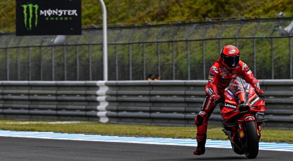 Bagnaia vince in Indonesia e torna leader del Mondiale