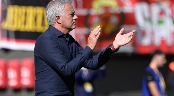 Mourinho “Slavia Praga forte, Roma pronta e in fiducia”