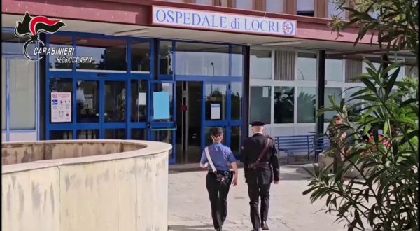 Muore per lesioni in ospedale a Locri, ai domiciliari i due fratelli